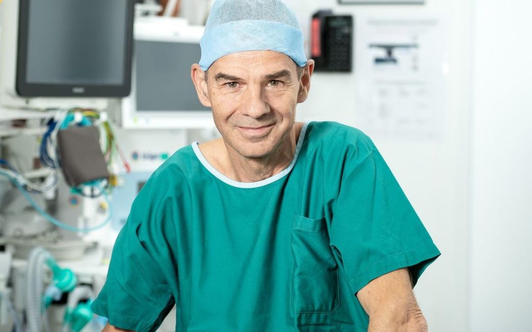 Remise du don du Club à l’éminent cardio-chirurgien Prof. René Prêtre